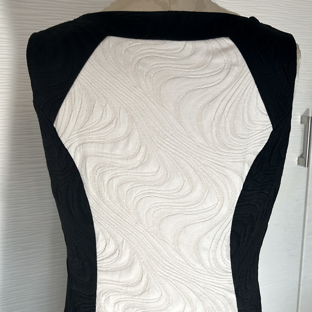 Soft and stretchy color block dress, Sz 8 - Picture 3 of 4